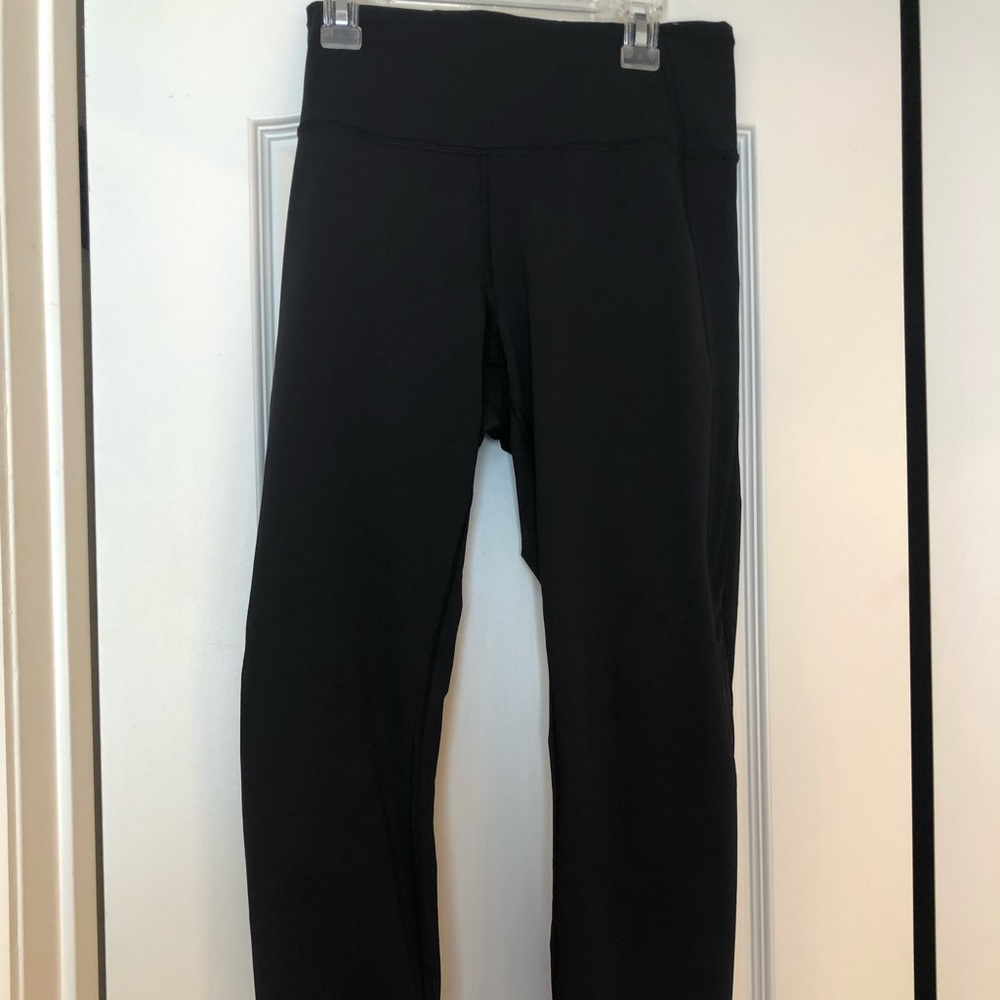 Black Lululemon ankle length leggings